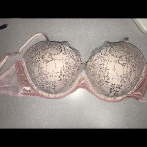 Victoria’s Secret very sexy push up bra